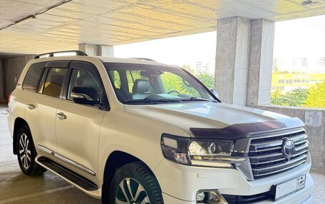 Toyota Land Cruiser 200, 2017 год, 8 000 000 рублей, 26 фотография