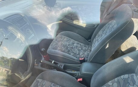 Toyota Avensis III рестайлинг, 1998 год, 350 000 рублей, 4 фотография