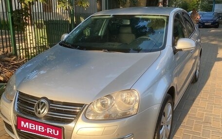 Volkswagen Jetta VI, 2010 год, 900 000 рублей, 1 фотография