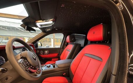 Rolls-Royce Cullinan, 2021 год, 40 000 000 рублей, 6 фотография