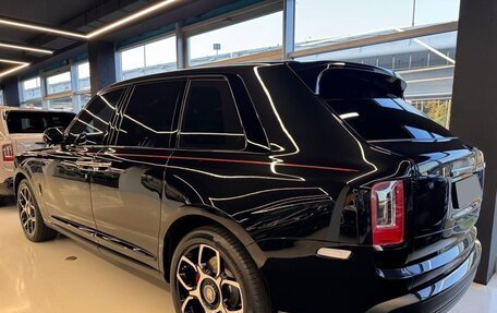 Rolls-Royce Cullinan, 2021 год, 40 000 000 рублей, 4 фотография