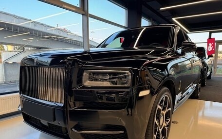 Rolls-Royce Cullinan, 2021 год, 40 000 000 рублей, 2 фотография
