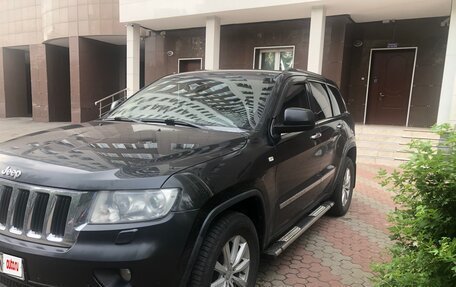 Jeep Grand Cherokee, 2010 год, 1 395 000 рублей, 2 фотография