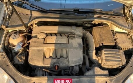 Volkswagen Jetta VI, 2010 год, 900 000 рублей, 23 фотография