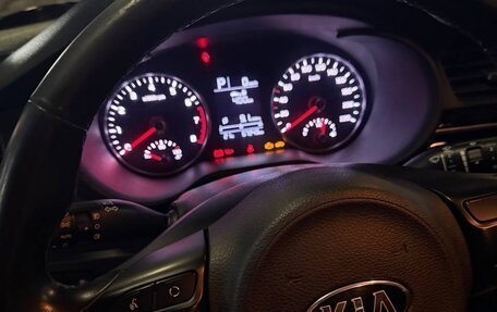 KIA Rio IV, 2018 год, 1 599 000 рублей, 4 фотография