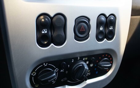 Renault Sandero I, 2013 год, 599 000 рублей, 13 фотография