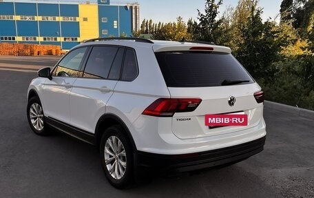Volkswagen Tiguan II, 2017 год, 1 980 000 рублей, 3 фотография