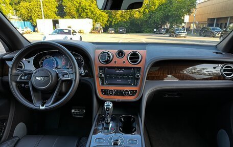 Bentley Bentayga I, 2015 год, 10 500 000 рублей, 8 фотография
