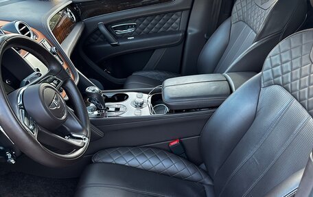 Bentley Bentayga I, 2015 год, 10 500 000 рублей, 15 фотография