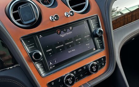 Bentley Bentayga I, 2015 год, 10 500 000 рублей, 17 фотография