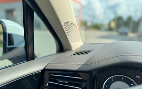 Volkswagen Touareg III, 2019 год, 4 950 000 рублей, 15 фотография
