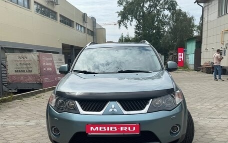 Mitsubishi Outlander III рестайлинг 3, 2007 год, 1 350 000 рублей, 3 фотография