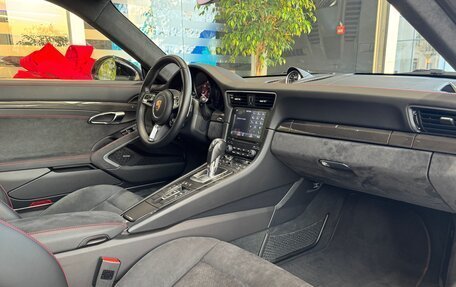 Porsche 911, 2017 год, 13 600 000 рублей, 4 фотография