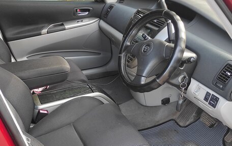 Toyota Opa I рестайлинг, 2005 год, 700 000 рублей, 3 фотография