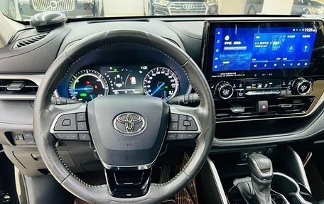 Toyota Highlander, 2022 год, 3 100 000 рублей, 14 фотография