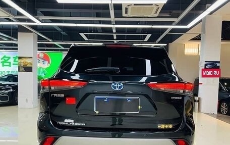 Toyota Highlander, 2022 год, 3 100 000 рублей, 5 фотография