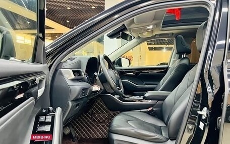 Toyota Highlander, 2022 год, 3 100 000 рублей, 6 фотография