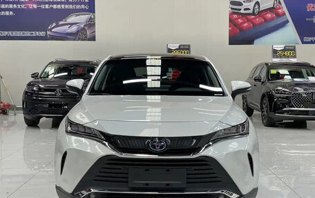 Toyota Harrier, 2022 год, 2 980 000 рублей, 2 фотография
