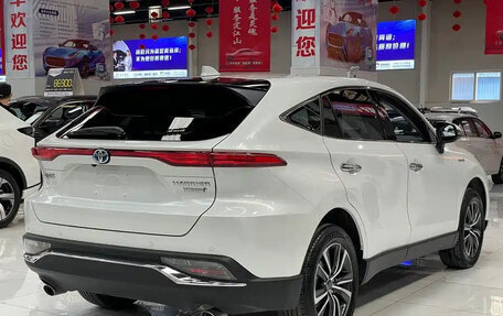 Toyota Harrier, 2022 год, 2 980 000 рублей, 4 фотография