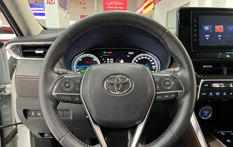 Toyota Harrier, 2022 год, 2 980 000 рублей, 15 фотография