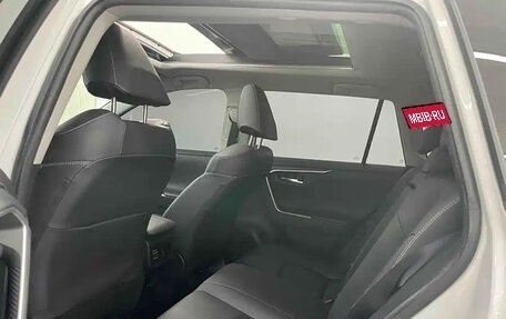 Toyota RAV4, 2021 год, 2 050 000 рублей, 10 фотография