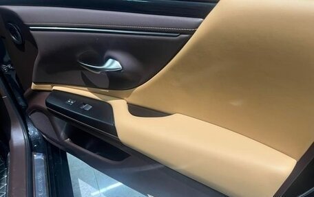 Lexus ES VII, 2021 год, 2 650 000 рублей, 15 фотография