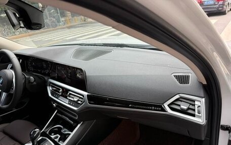 BMW 3 серия, 2021 год, 2 960 000 рублей, 13 фотография