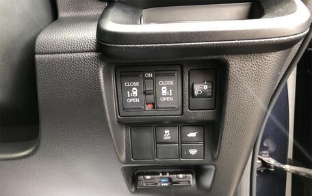 Honda Stepwgn, 2022 год, 2 013 000 рублей, 11 фотография