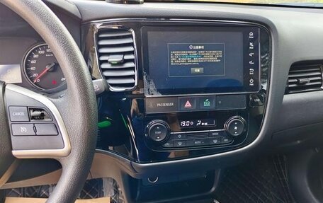 Mitsubishi Outlander III рестайлинг 3, 2021 год, 1 587 000 рублей, 12 фотография