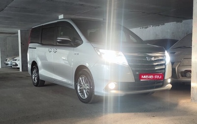 Toyota Noah III, 2015 год, 1 650 000 рублей, 1 фотография