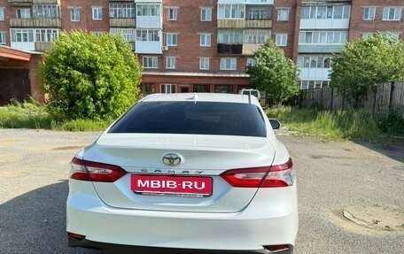 Toyota Camry, 2020 год, 3 075 000 рублей, 2 фотография