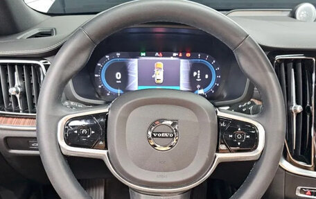 Volvo V60 Cross Country II, 2022 год, 3 850 999 рублей, 12 фотография