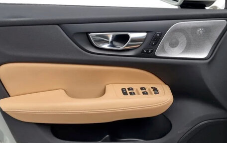 Volvo V60 Cross Country II, 2021 год, 2 941 999 рублей, 7 фотография