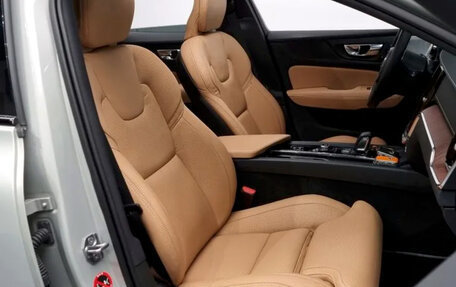 Volvo V60 Cross Country II, 2021 год, 2 941 999 рублей, 16 фотография