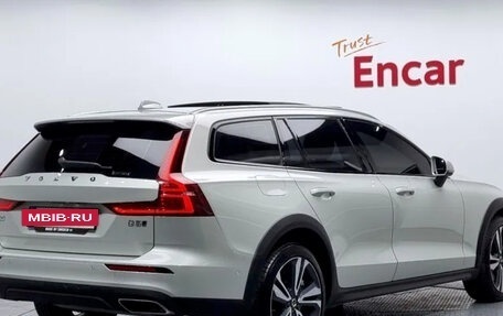 Volvo V60 Cross Country II, 2021 год, 2 941 999 рублей, 5 фотография