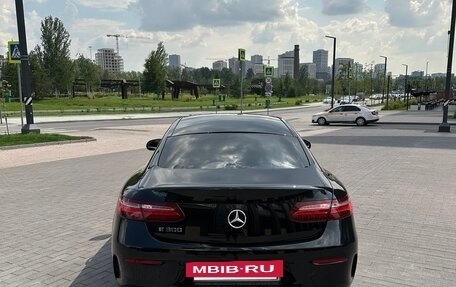 Mercedes-Benz E-Класс, 2017 год, 4 500 000 рублей, 6 фотография