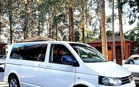 Volkswagen Caravelle T5, 2013 год, 1 650 000 рублей, 1 фотография