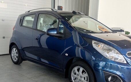 Chevrolet Spark III, 2022 год, 1 370 000 рублей, 2 фотография
