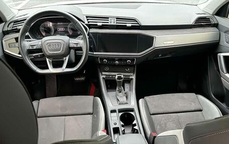 Audi Q3, 2022 год, 2 200 000 рублей, 12 фотография