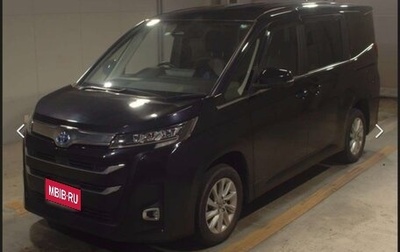 Toyota Noah, 2022 год, 3 100 000 рублей, 1 фотография