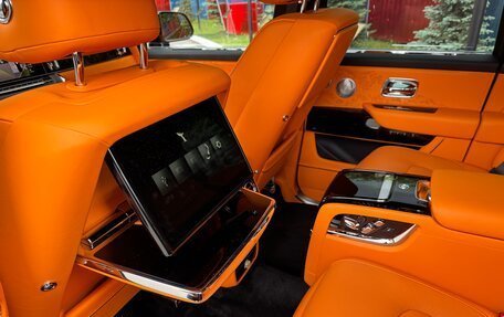 Rolls-Royce Cullinan, 2025 год, 69 250 000 рублей, 13 фотография