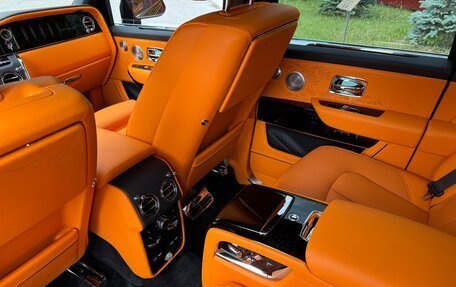 Rolls-Royce Cullinan, 2025 год, 69 250 000 рублей, 18 фотография