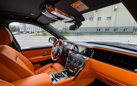 Rolls-Royce Cullinan, 2025 год, 69 250 000 рублей, 22 фотография