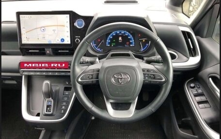 Toyota Noah, 2022 год, 3 100 000 рублей, 6 фотография