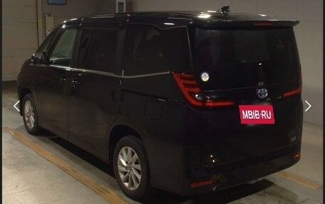 Toyota Noah, 2022 год, 3 100 000 рублей, 4 фотография
