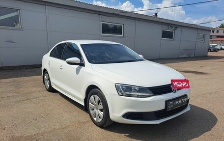 Volkswagen Jetta VI, 2014 год, 879 000 рублей, 3 фотография