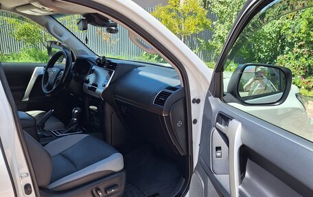 Toyota Land Cruiser Prado 150 рестайлинг 2, 2023 год, 8 200 000 рублей, 10 фотография