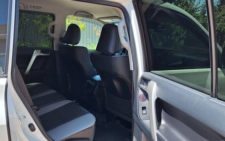 Toyota Land Cruiser Prado 150 рестайлинг 2, 2023 год, 8 200 000 рублей, 9 фотография