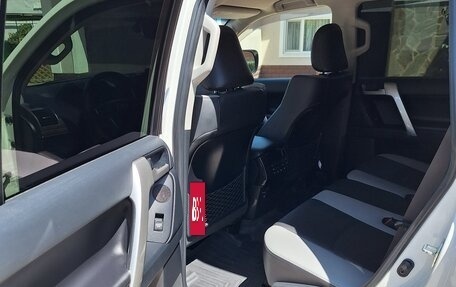 Toyota Land Cruiser Prado 150 рестайлинг 2, 2023 год, 8 200 000 рублей, 8 фотография