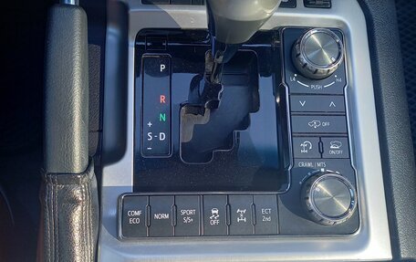 Toyota Land Cruiser 200, 2016 год, 5 100 000 рублей, 8 фотография